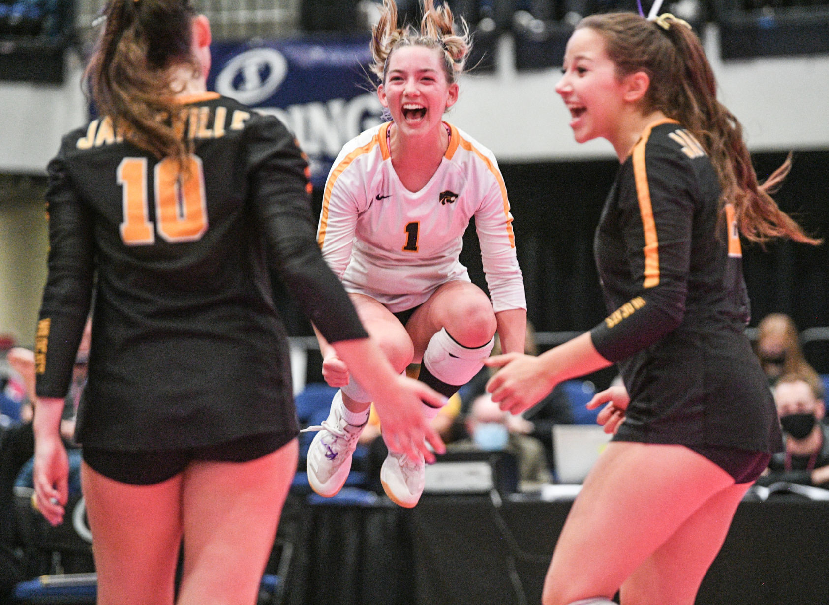 110320-qc-spt-state-volleyball-087